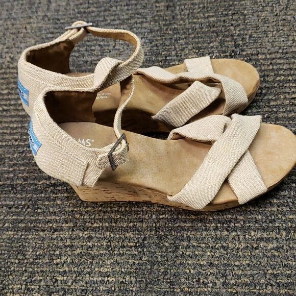 Toms tan shoes  - Picture 2 of 5